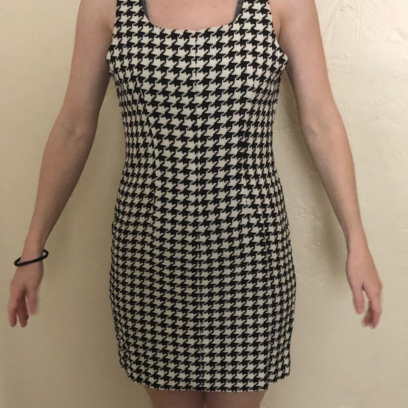 VINTAGE Ann Taylor sleeveless mini dress! - Picture 2 of 5